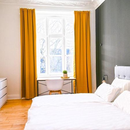 120Qm Denkmal Apartment In Krefeld Mit Stuck Und Balkon - Beuys Apartments - קרפלד מראה חיצוני תמונה